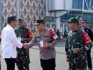 Kunjungan RI 1 Berjalan Aman, Kapolda Lampung Antarkan Kepulangan Presiden