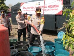 Polres Tulang Bawang Distribusikan 19 Ribu Liter Air Bersih di Dua Lokasi Berbeda